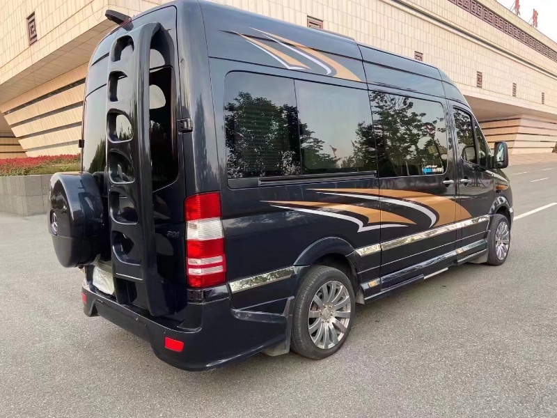 东营14年奔驰斯宾特8