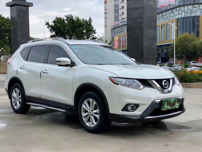 東莞17年日產奇駿2