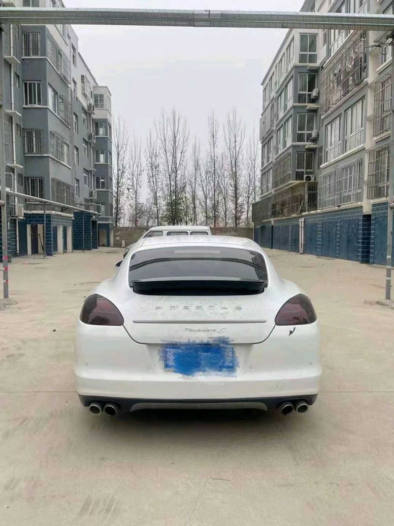 濟寧13年保時捷帕拉梅拉9
