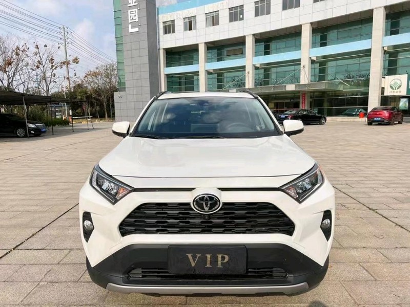 鹽城21年豐田RAV4榮放1