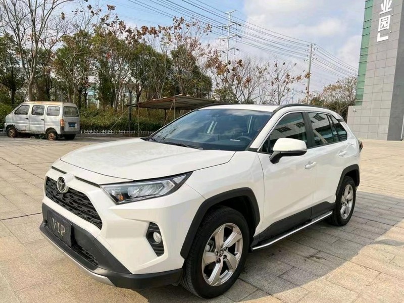鹽城21年豐田RAV4榮放3