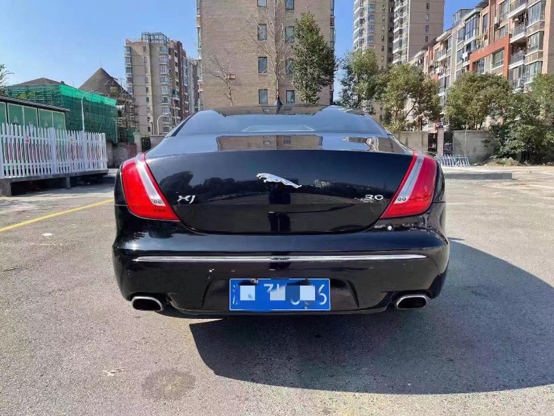 嘉興12年捷豹XJL1