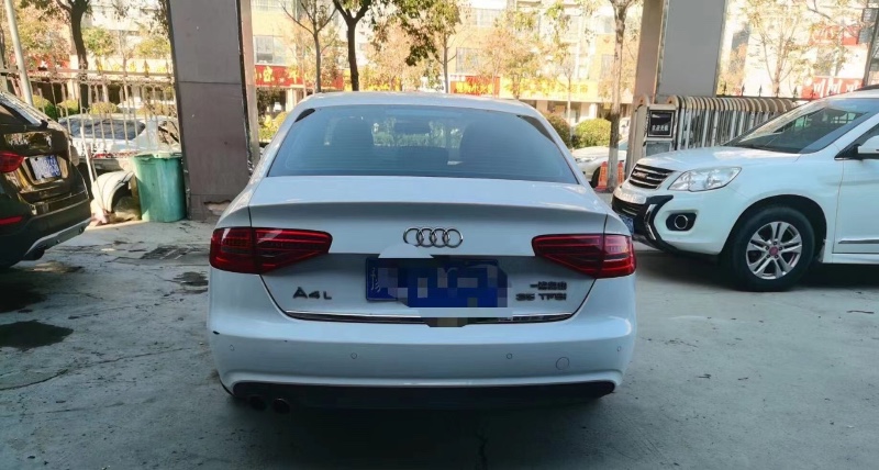 唐山14年奧迪A4L3