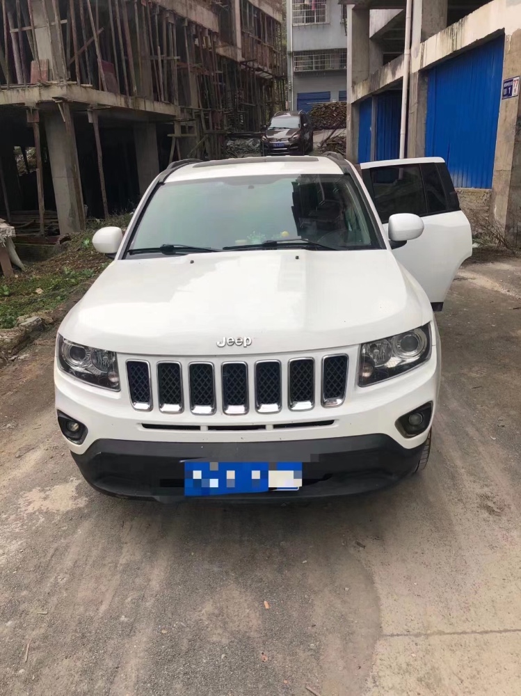 銅仁14年Jeep指南者1