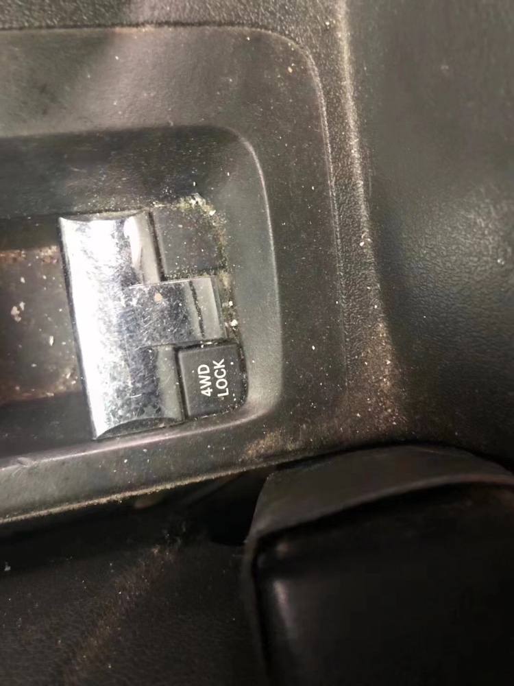 銅仁14年Jeep指南者4