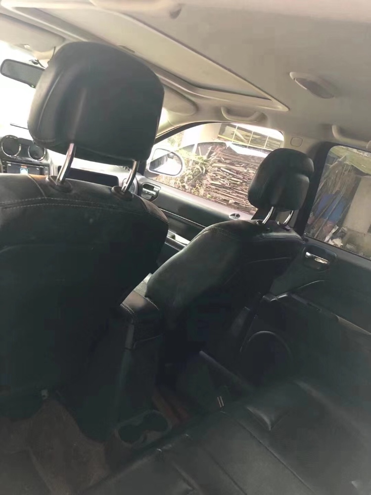 銅仁14年Jeep指南者5