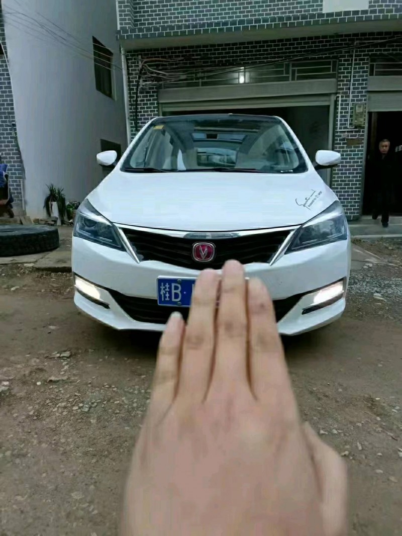 貴陽17年長安汽車悅翔V71