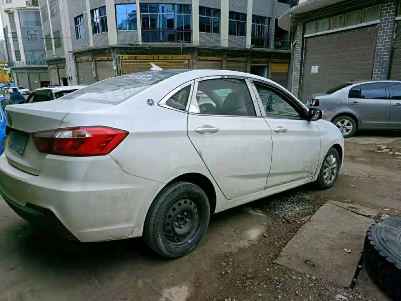 貴陽17年長安汽車悅翔V74