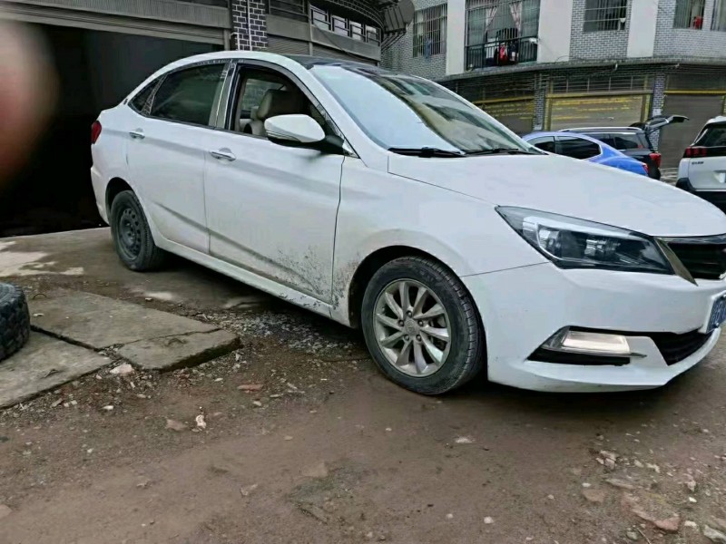 貴陽17年長安汽車悅翔V73