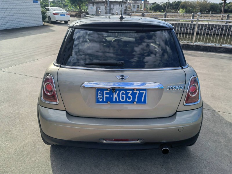 廣州11年寶馬MINI3