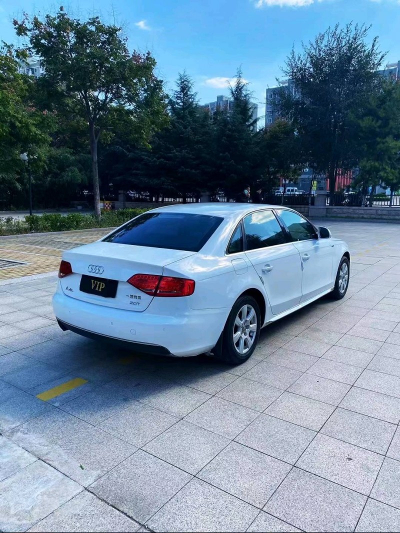煙臺11年奧迪A4L9