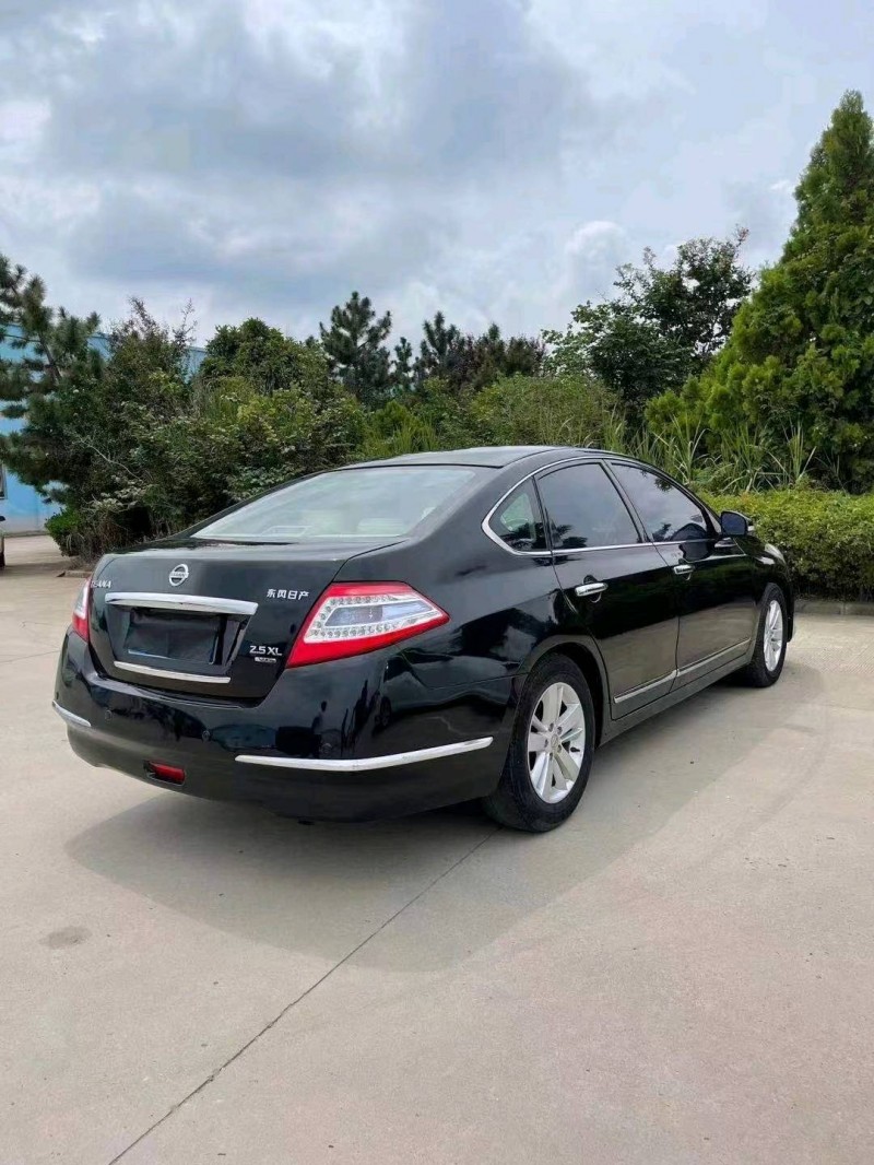 徐州12年日產天籟4