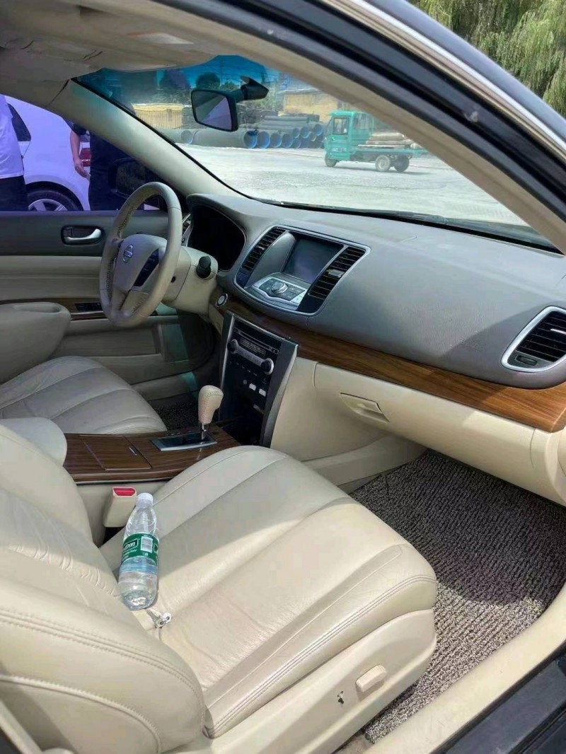 徐州12年日產天籟6