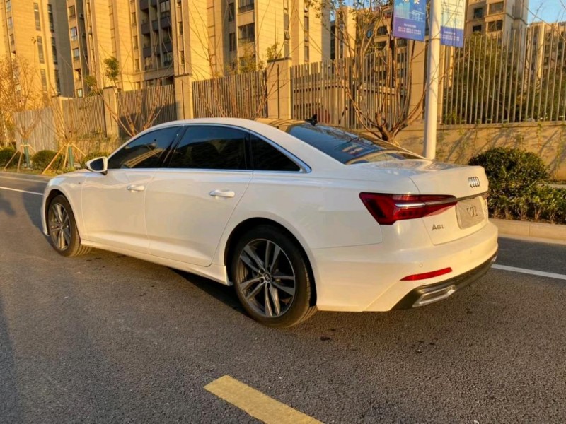 苏州19年奥迪A6L8