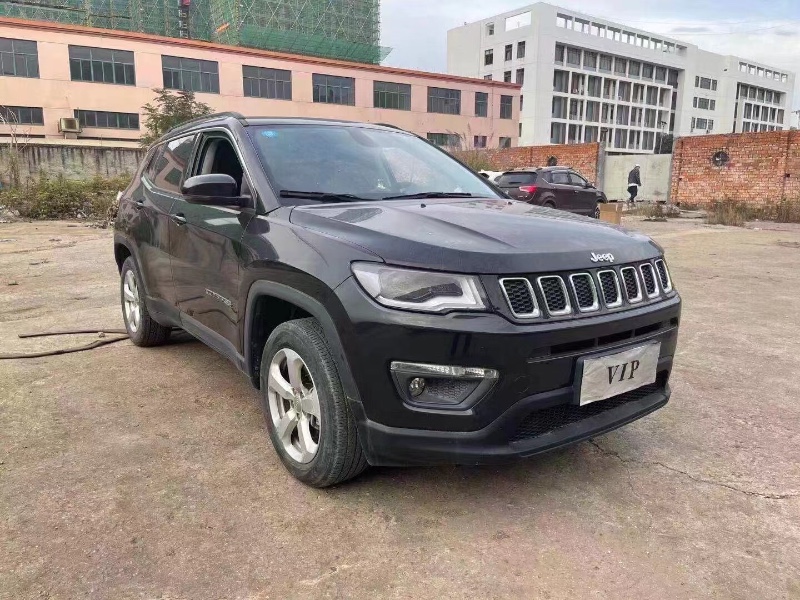 紹興18年Jeep指南者2