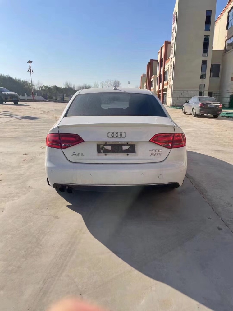煙臺12年奧迪A4L7