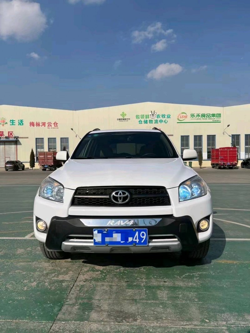 包頭13年豐田RAV41