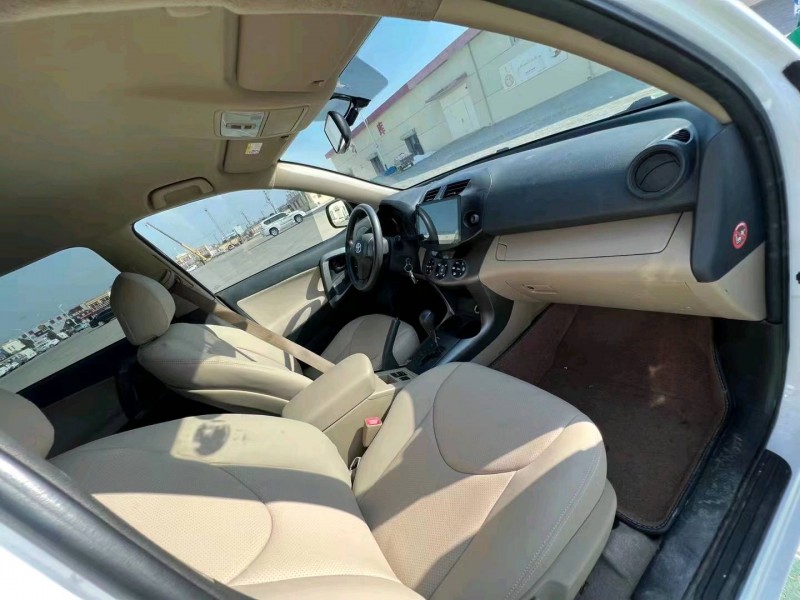 包頭13年豐田RAV46