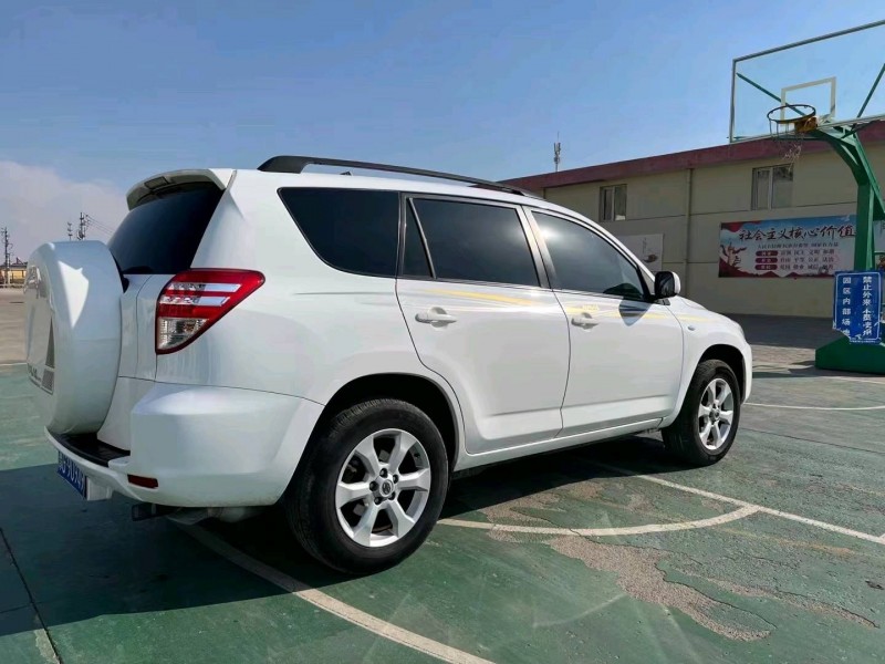 包頭13年豐田RAV49