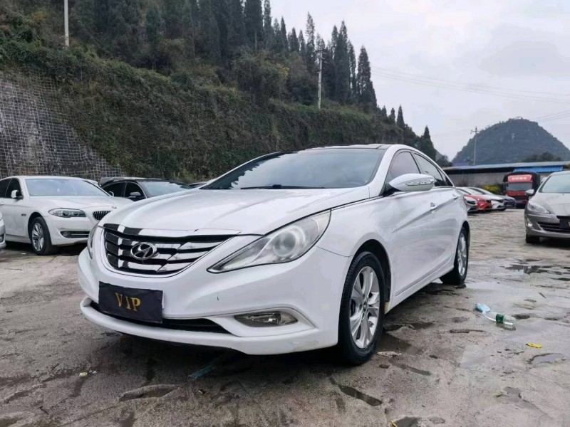貴陽12年現代索納塔八6