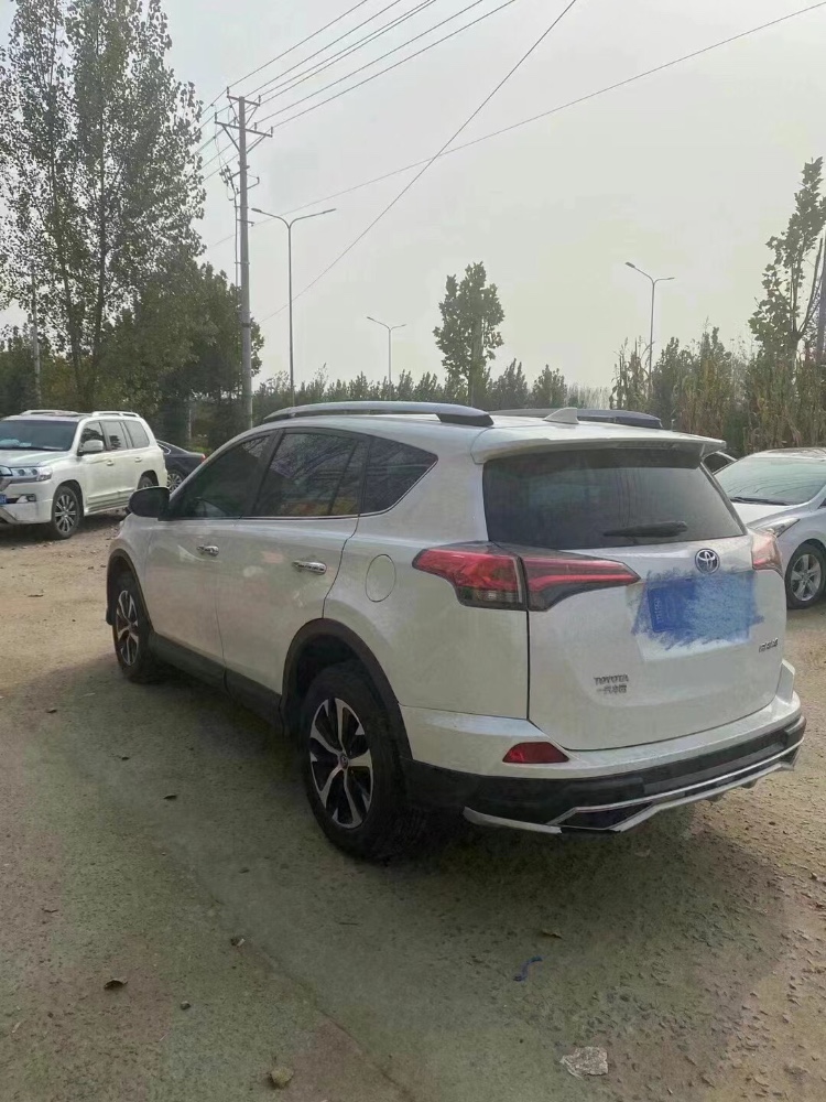 東營17年豐田RAV4榮放9