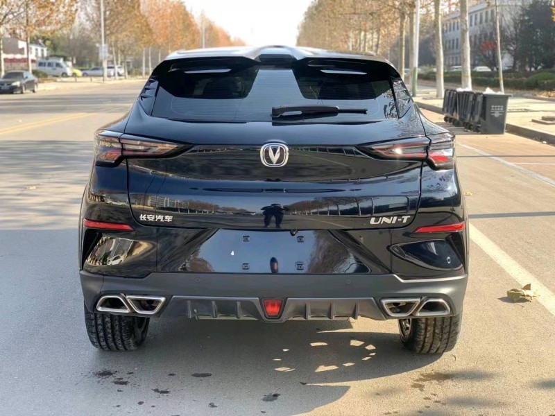 濰坊20年長安汽車UNI-T1