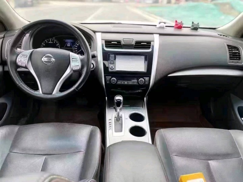 北京18年日產天籟5