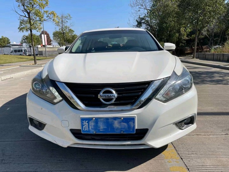 北京18年日產天籟1