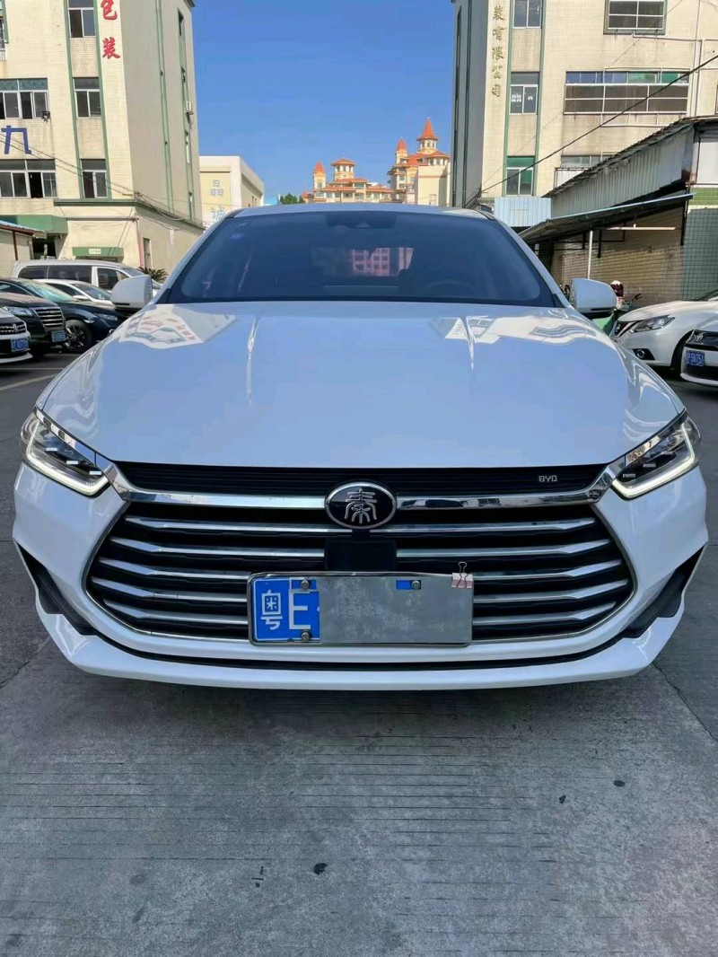 中山19年比亞迪秦9