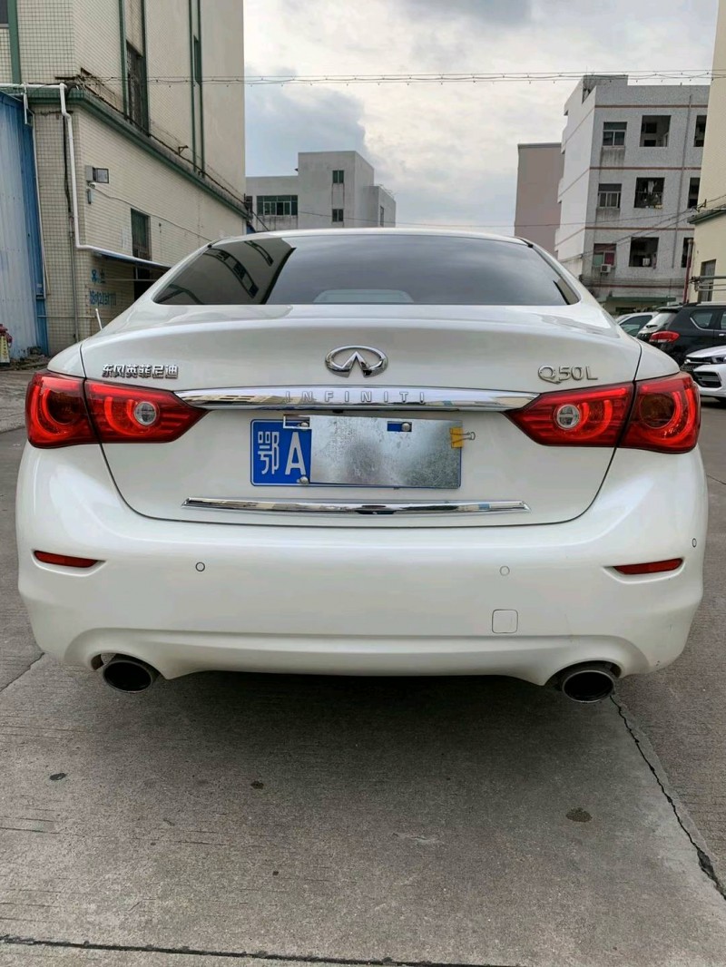 中山18年英菲尼迪Q50L1