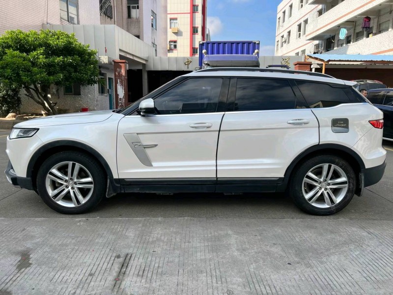 中山17年眾泰T7003