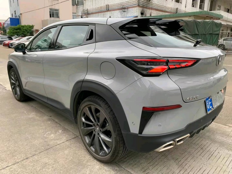中山20年長安汽車UNI-T6