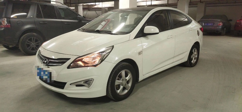 苏州16年现代瑞纳3