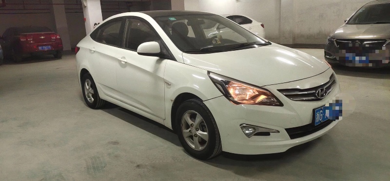 苏州16年现代瑞纳2