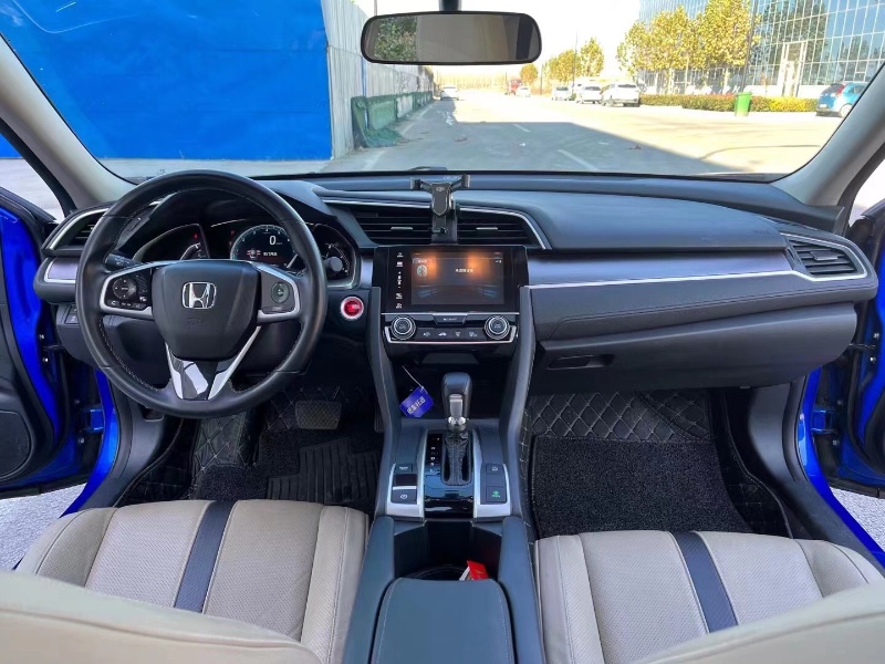 济宁16年本田思域2