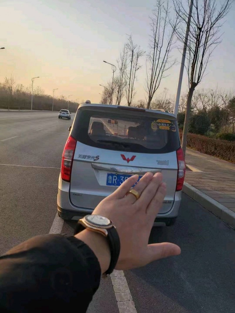 北京15年五菱汽車宏光7