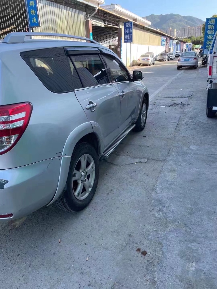 贛州13年豐田RAV47