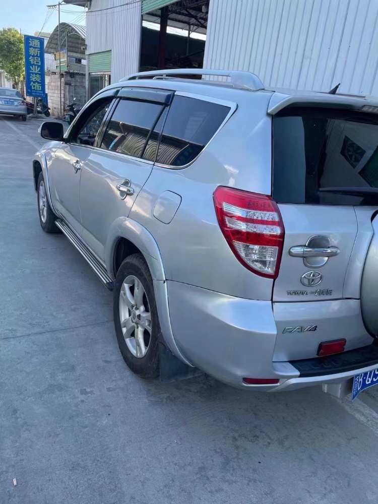 贛州13年豐田RAV48