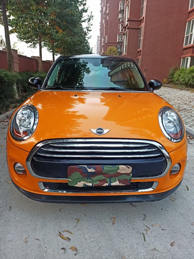成都17年寶馬MINI8