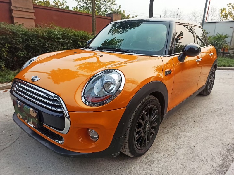 成都17年寶馬MINI6