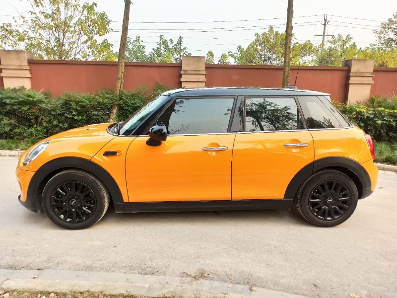 成都17年寶馬MINI3