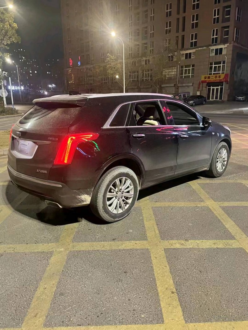 濟寧17年凱迪拉克XT55