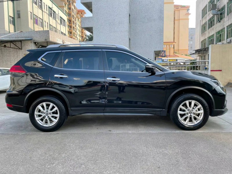 中山18年日產奇駿2