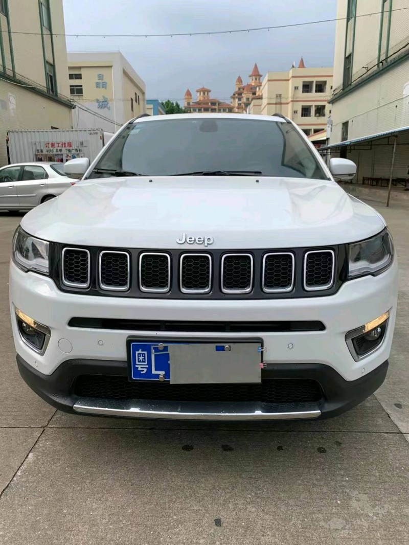 中山18年Jeep指南者1