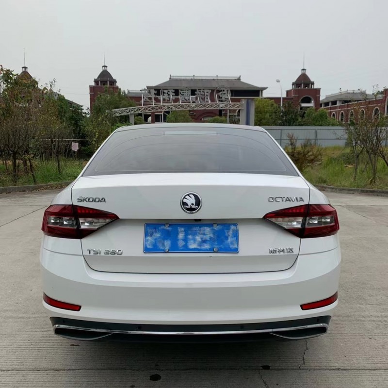 宜昌18年斯柯達明銳8