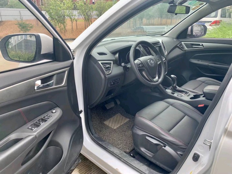 宜昌17年長安汽車CS754