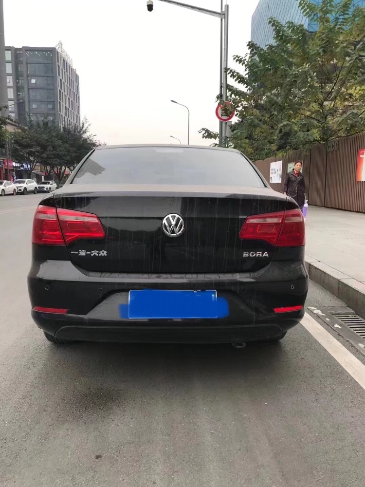 重慶14年大眾寶來6