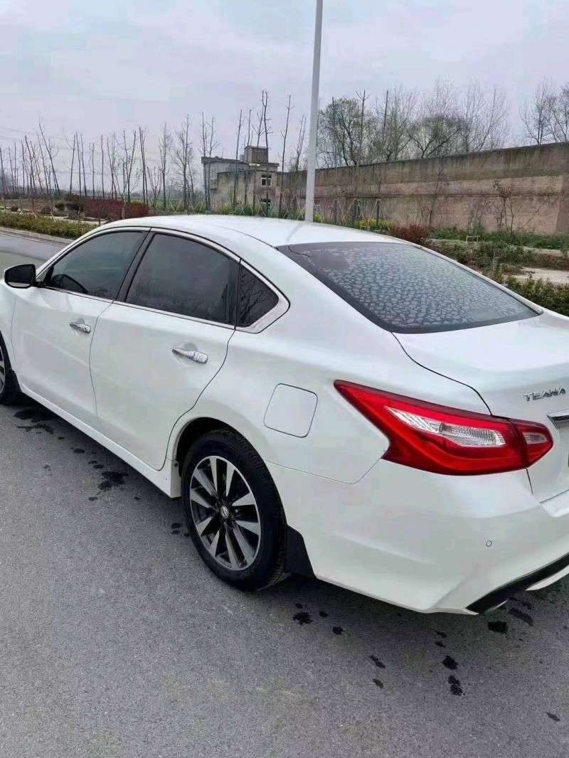 阜陽17年日產天籟5