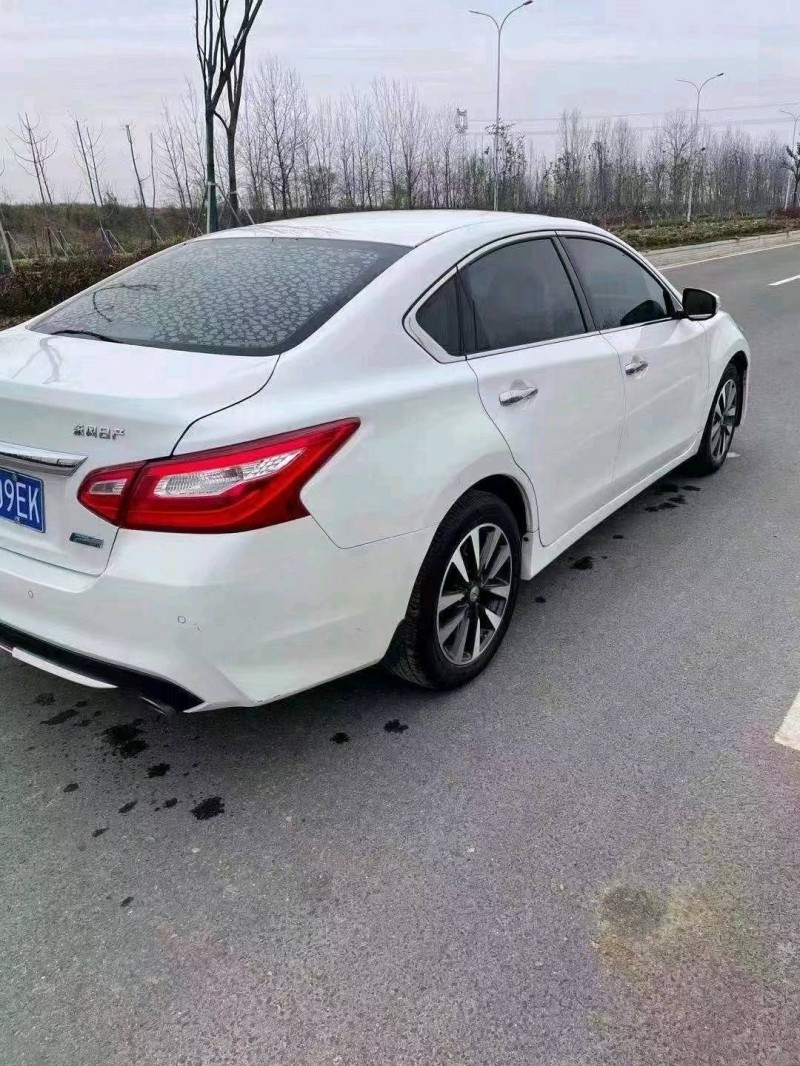 阜陽17年日產天籟4