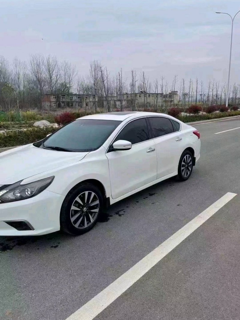 阜陽17年日產天籟7